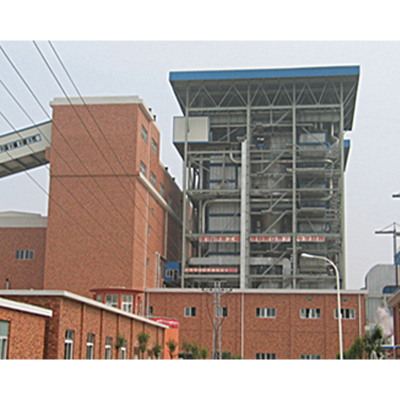 How does a circulating fluidized bed boiler achieve efficient denitrification and desulfurization through low-temperature combustion and the addition of a desulfurizer?